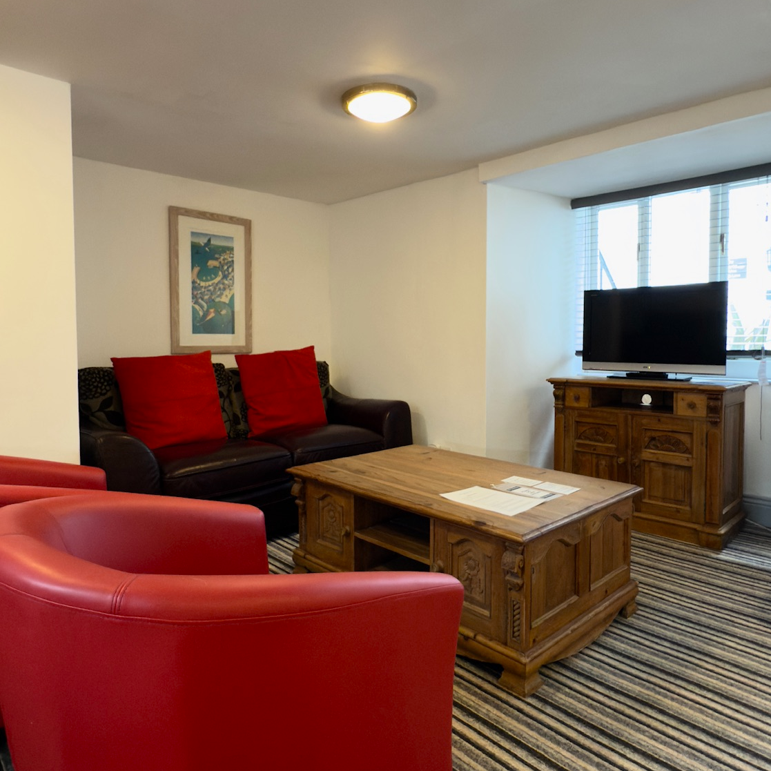 Lowerdeck Room